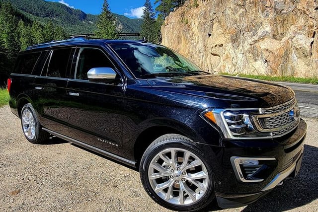 Luxury Rides Denver Airport to Vail - Photo 1 of 7